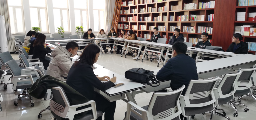 公司党总支组织威廉希尔williamhill中文2019级学员开展主题讨论活动