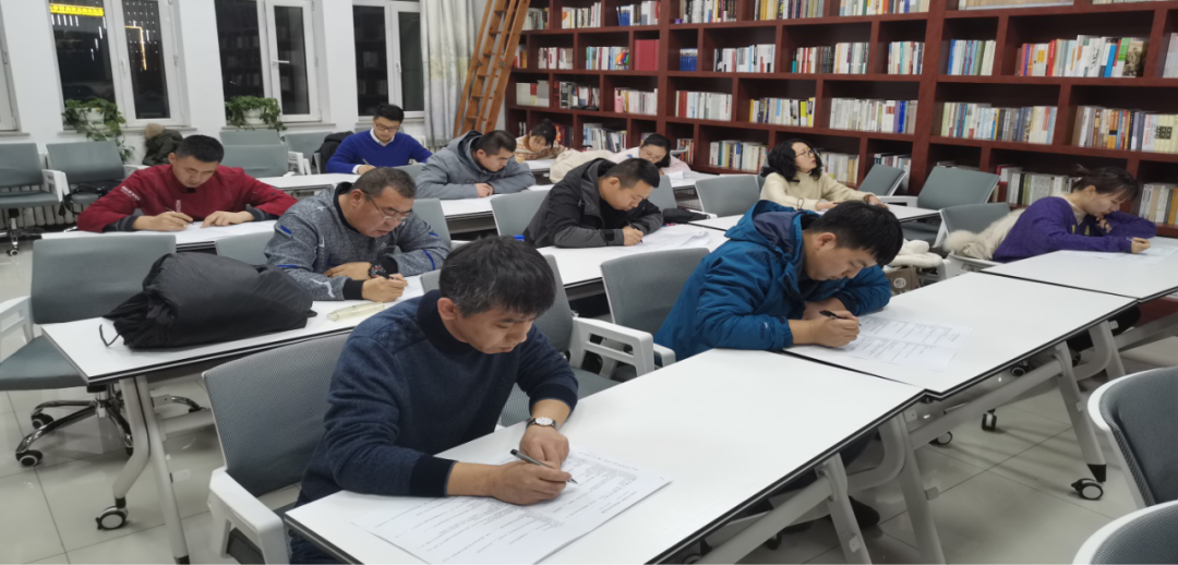 机关党总支、医药信息学院、后勤保障部门学员参加入党积极分子结业考试